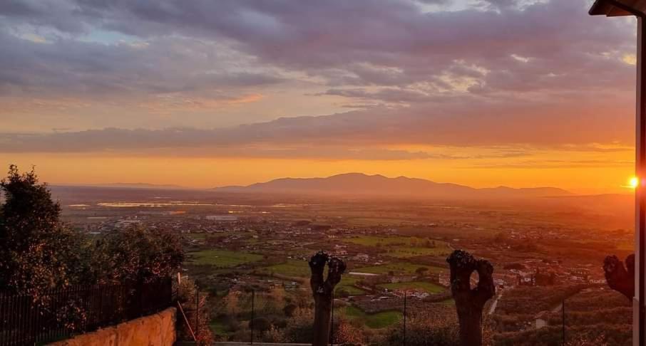 ホテル La Grotta San Michele Montevettolini エクステリア 写真