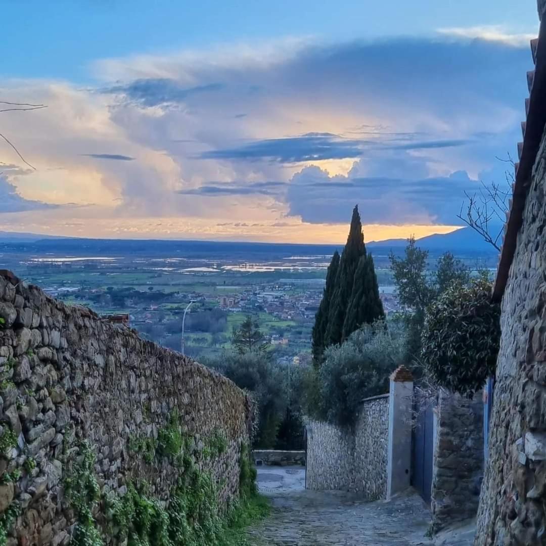 ホテル La Grotta San Michele Montevettolini エクステリア 写真