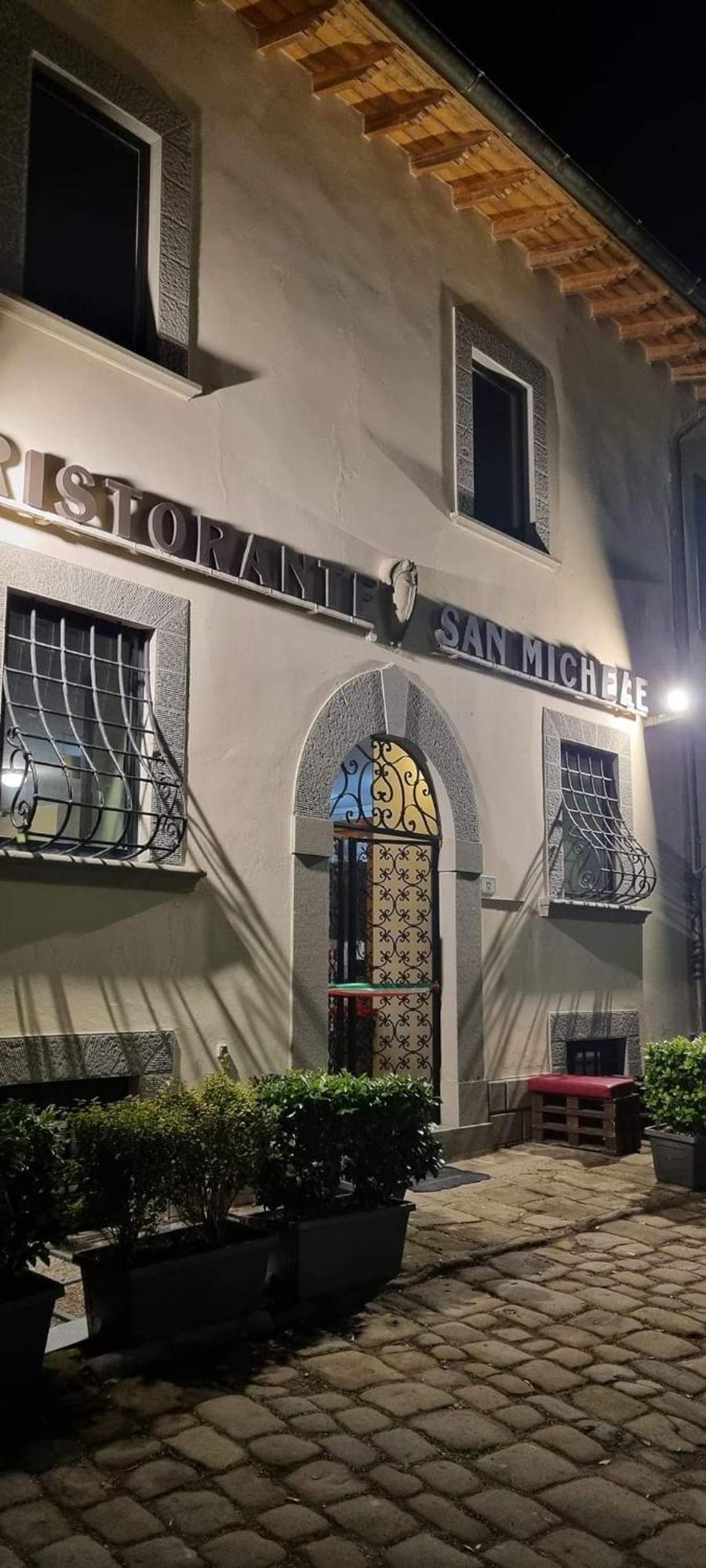 ホテル La Grotta San Michele Montevettolini エクステリア 写真