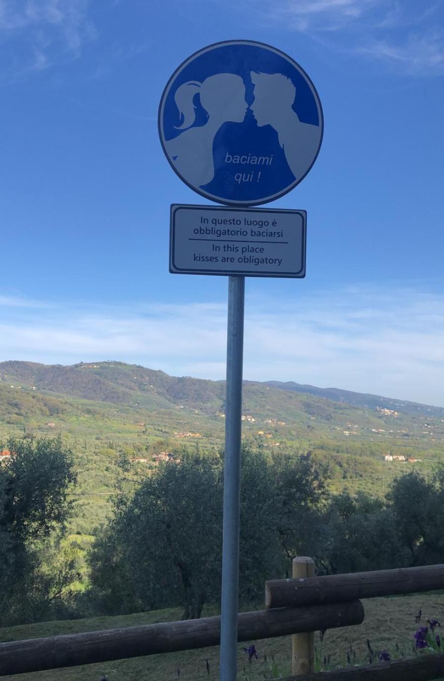 ホテル La Grotta San Michele Montevettolini エクステリア 写真